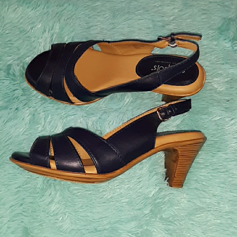 Sandals - Picture 3 of 7